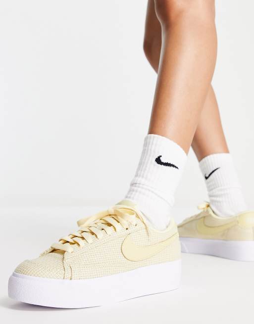 Nike Blazer Baskets basses plateforme Jaune citron ASOS