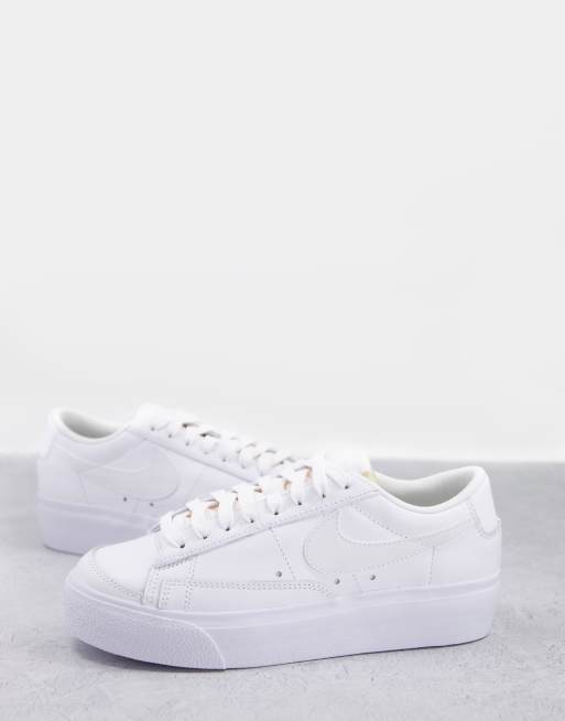 Nike Blazer Baskets basses semelle plateforme Triple blanc