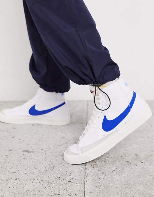 Nike - Blazer - Baskets mi-hautes style 77's - Blanc/bleu Nike - Blazer - Baskets mi-hautes style 77's - Blanc/bleu