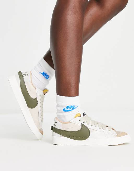 Nike – Blazer Low '77 Jumbo – Sandfärgade och olivgröna sneakers, 4 av 4