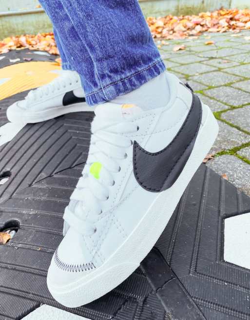 Nike blazer low outlet wide feet