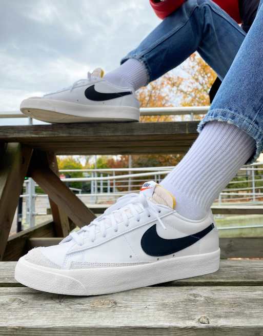 Nike - Blazer Low '77 Vintage - Hvide og sorte sneakers