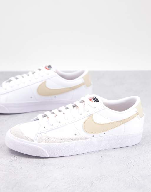 Nike blazer 2025 low coral