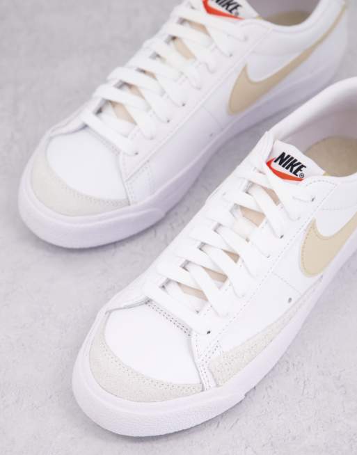 Nike blazer 2025 low coral