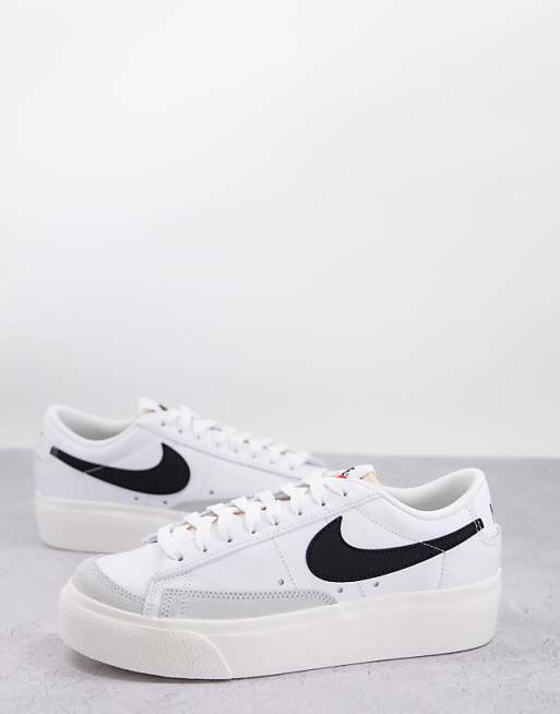 Nike â Blazer Low â BiaÅo-czarne niskie buty sportowe na platformie | ASOS