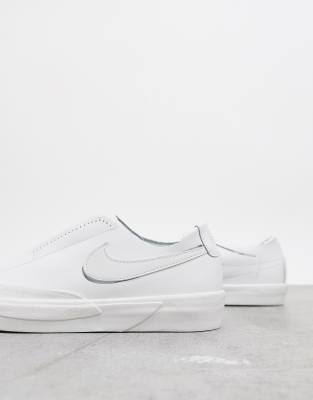 nike blazer low triple white