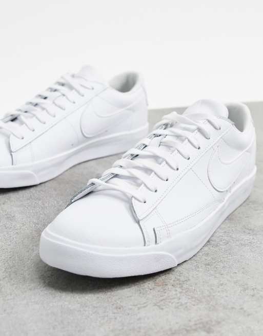 Blazer low outlet le leather sneakers