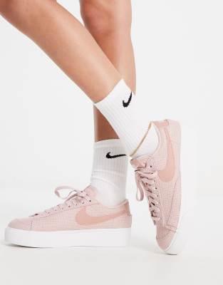 nike blazer low platform pink