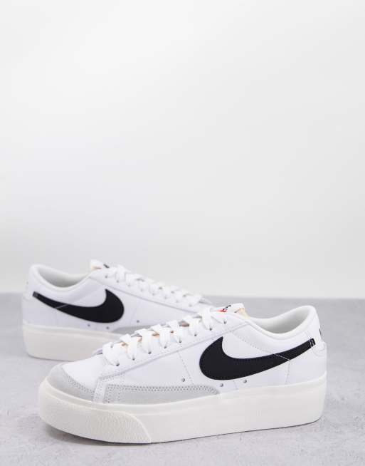 Nike Blazer Low Platform sneakers in white/black - WHITE