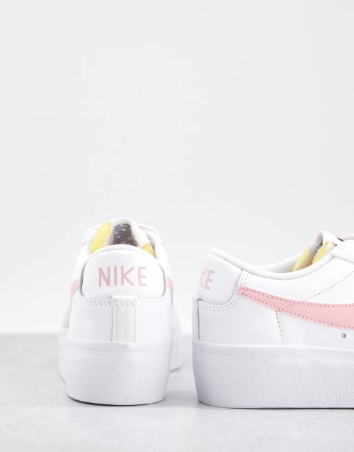 Nike blazer hotsell low le pink