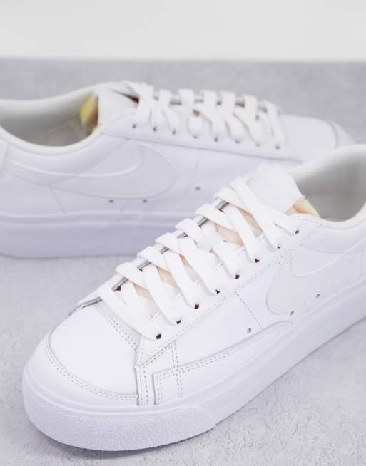 Nike blazer low sales triple white