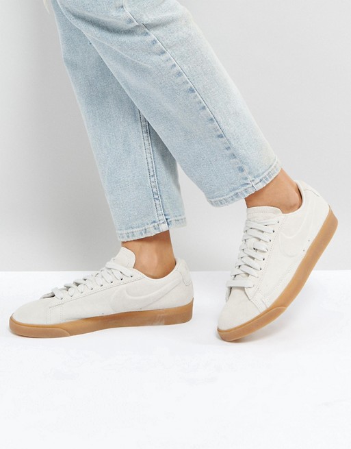 Nike | Nike Blazer Low Trainers In Beige Suede With Gum Sole