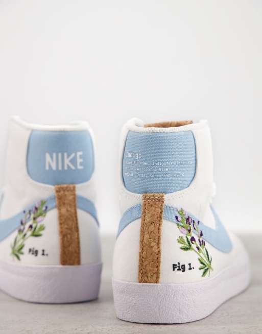 Nike Blazer Mid 77 Baskets mi hautes fleurs brod es Blanc et bleu MBLUE