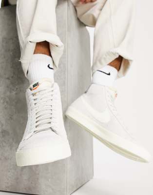 nike blanche compensée