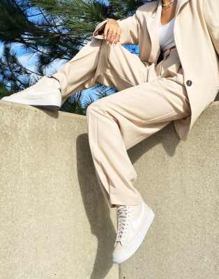 nike blazer white beige