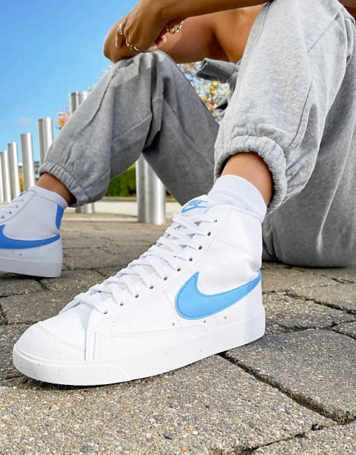  Trainers/Nike Blazer Mid '77 Next Nature trainers in white and university blue 