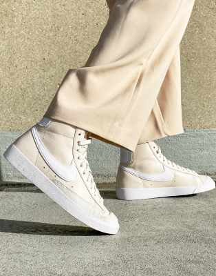 blazer nike beige