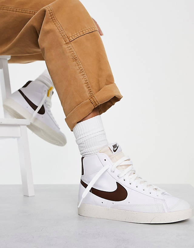Nike - blazer mid '77 next trainers in white and cacao brown