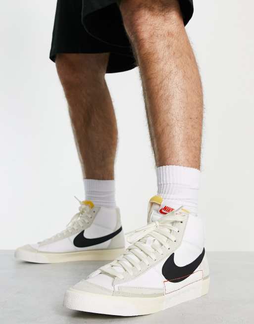 Nike Blazer Mid 77 Pro Club Baskets mi hautes Blanc et noir