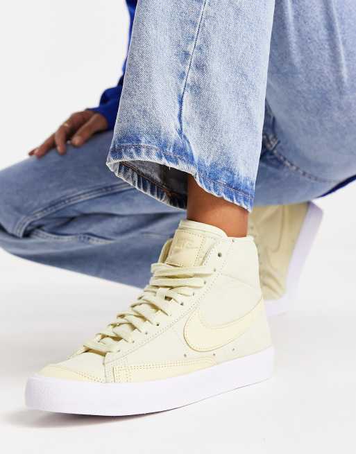 Nike Blazer Mid 77 Sneakers alte in camoscio gialle ASOS