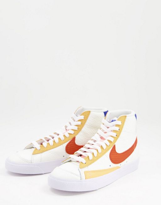 Nike - Blazer Mid 77 - Sneakers in bianco sporco con tonalità tramonto