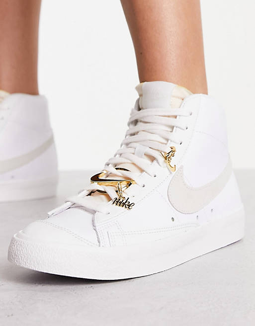 Ga op pad Waarnemen mobiel Nike - Blazer Mid '77 - Sneakers met sieraden in wit | ASOS