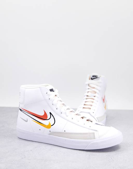 Nike Blazer Mid 77 Summer of Sport Vita och orange sneakers