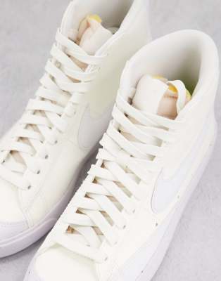 nike blazer mid 77 creme