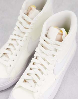 Nike Blazer Mid '77 trainers in sail 