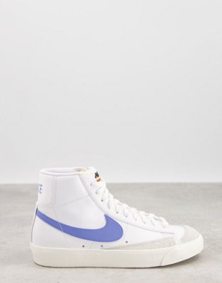 Nike Blazer Mid 77 trainers in white 