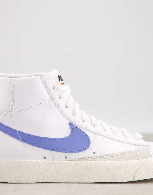 White and blue nike on sale blazers