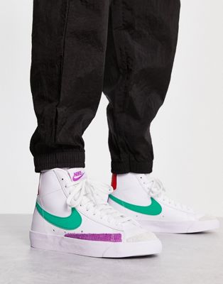 Nike Blazer Mid ’77 trainers in white and green
