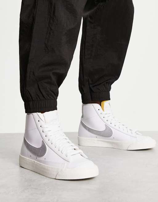 nike blazer low silver