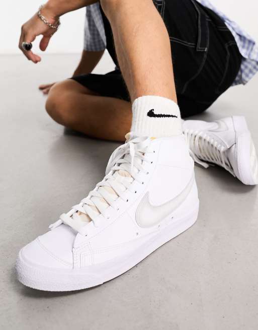 Nike – Blazer Mid '77 – Vintage-Sneaker in Weiß und Grau