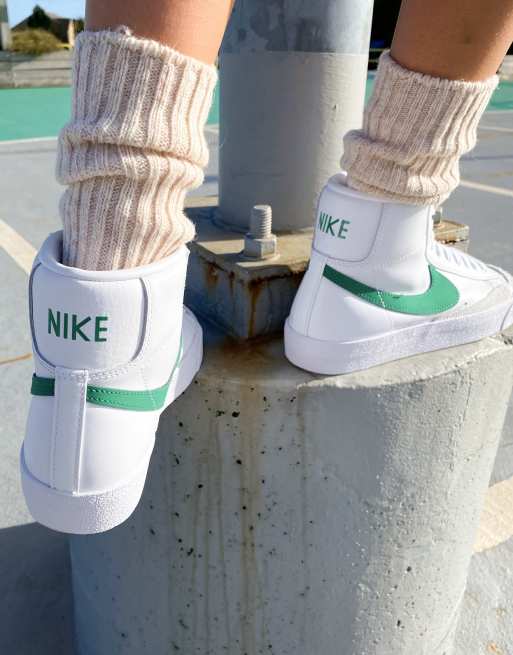 Nike Blazer Mid 77 Vintage Sneaker in WeiB und Grun ASOS