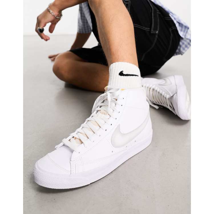 Nike blazer grigie basse store