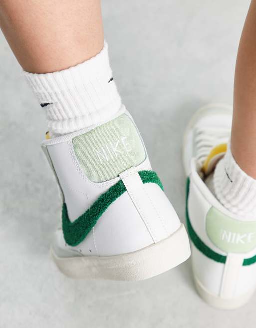 Nike Blazer Mid 77 Vintage Sneakers bianche e verdi