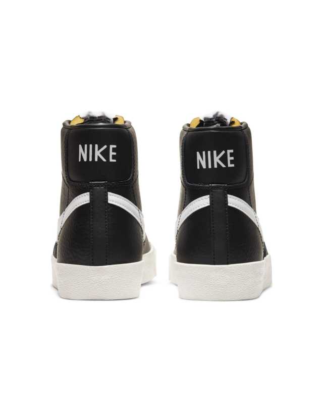 Nike Blazer Mid '77 Vintage sneakers in black and white 0