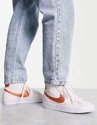 Nike Blazer Mid '77 Vintage sneakers in light pink and orange