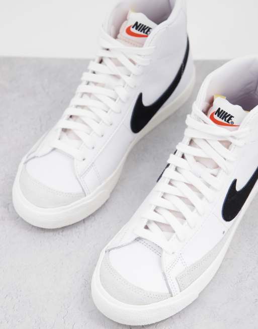 Nike Women's Blazer Mid '77 Vintage Sneaker