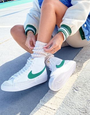 Nike Blazer Mid '77 Vintage sneakers in white and green | ASOS