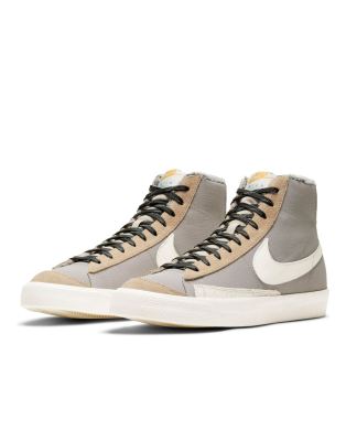 Nike Blazer Mid '77 VNTG SE suede 