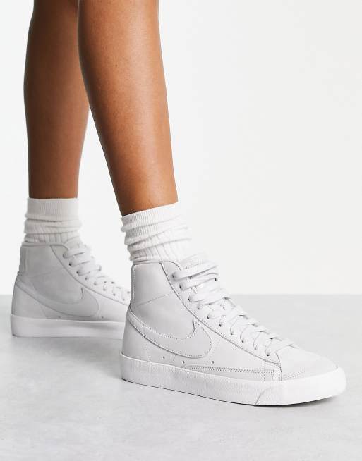 Nike blazer femme on sale grise pas cher