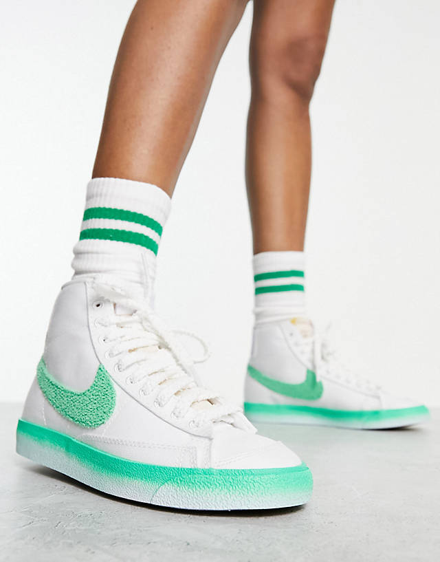 Nike - blazer mid ray of hope trainers in white and spring green