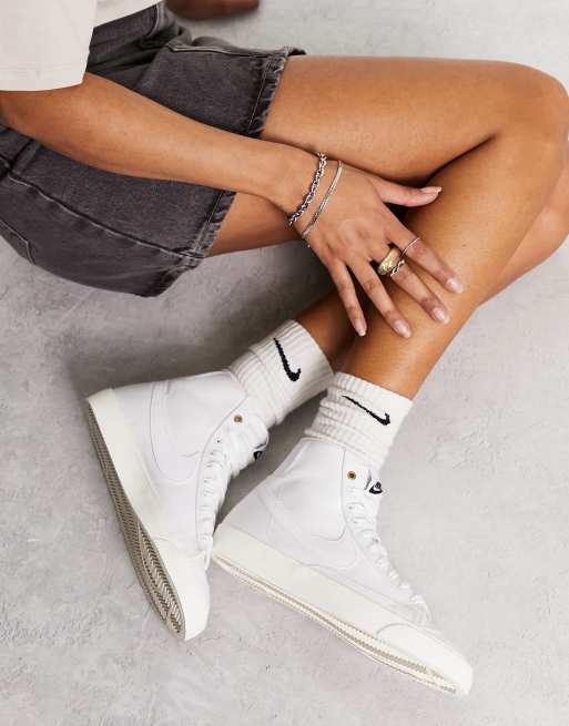 Nike Blazer Mid Sneakers bianche in tela ASOS