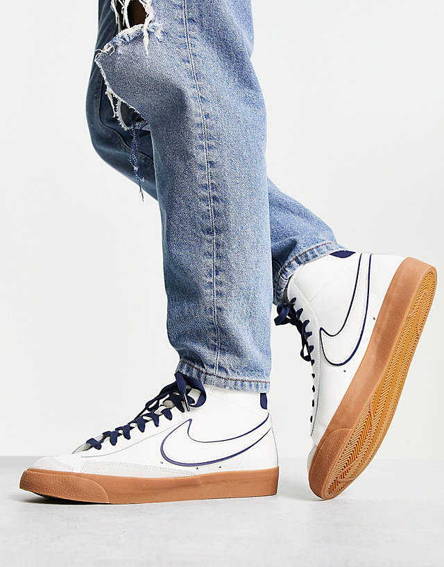 Nike - blazer mid'77 premium trainers in white and navy with gum sole  - white