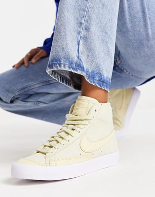 Nike Blazer Suede Mid '77 trainers in yellow