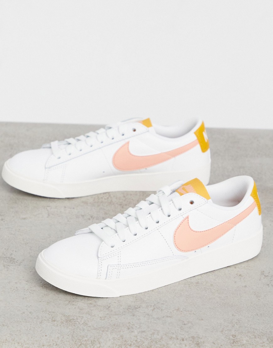Nike Blazer trainers in pink-White