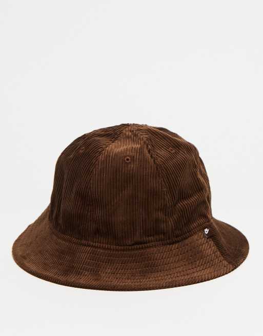 Nike - Bob en velours côtelé - Marron cacao | ASOS