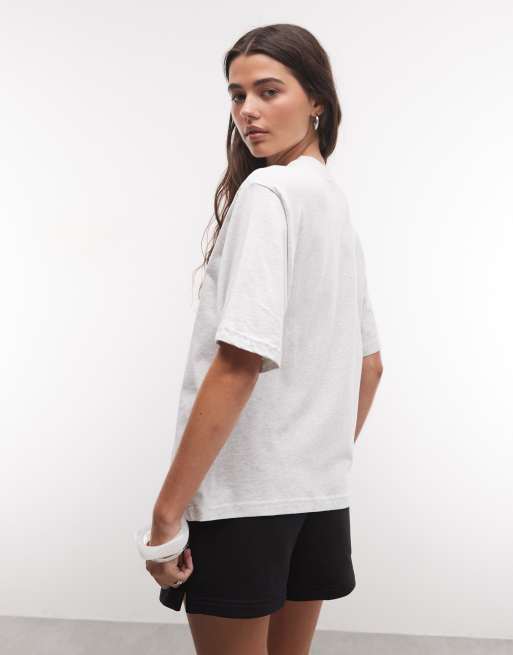 Nike boxy varsity graphic t-shirt in light grey, 4 of 4